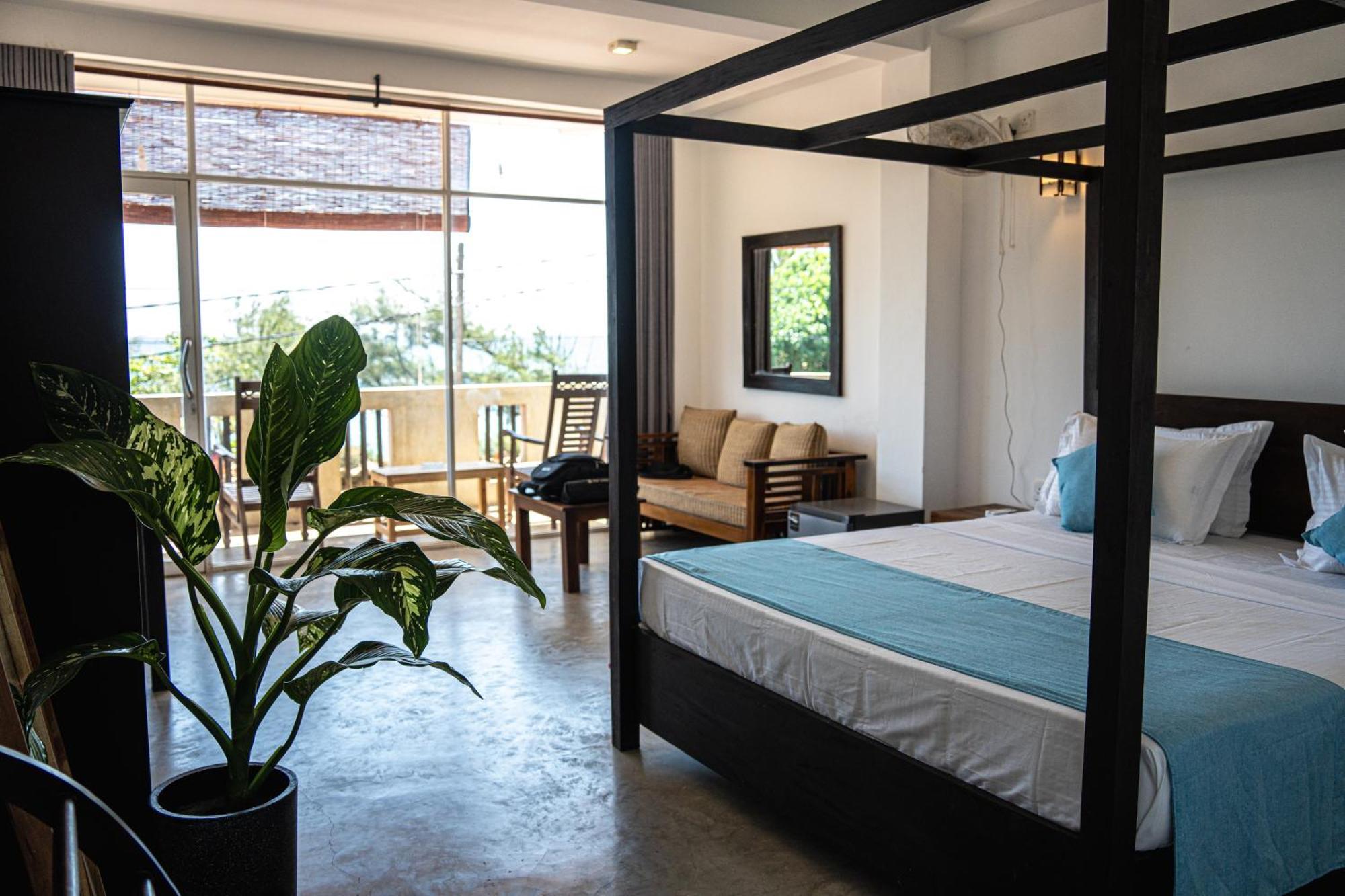 Cocos Hotel Midigama East Exterior foto